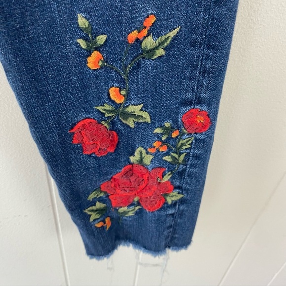 Driftwood Jackie Rose Floral Embroidered Skinny Jeans Raw Hem Stretch Size 26 - Picture 9 of 16